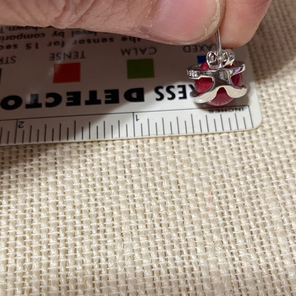 Elegant vintage sterling Silver and Red Stud Earrings - Picture 10 of 15